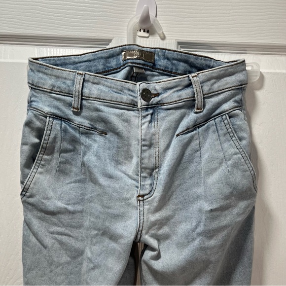 RARE Kut from the Kloth Rachel Mom Jean Pleated Front Light Wash Blue Denim - Picture 6 of 11